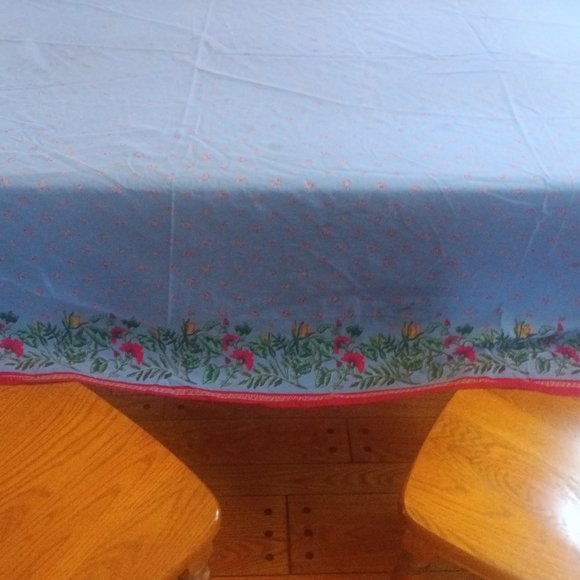 Williams Sonoma Tablecloth, Blue with Six Inch Floral Border - Picture 3 of 4